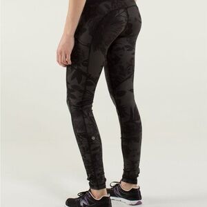 Lululemon black Floral Women's Speed Tight size 4